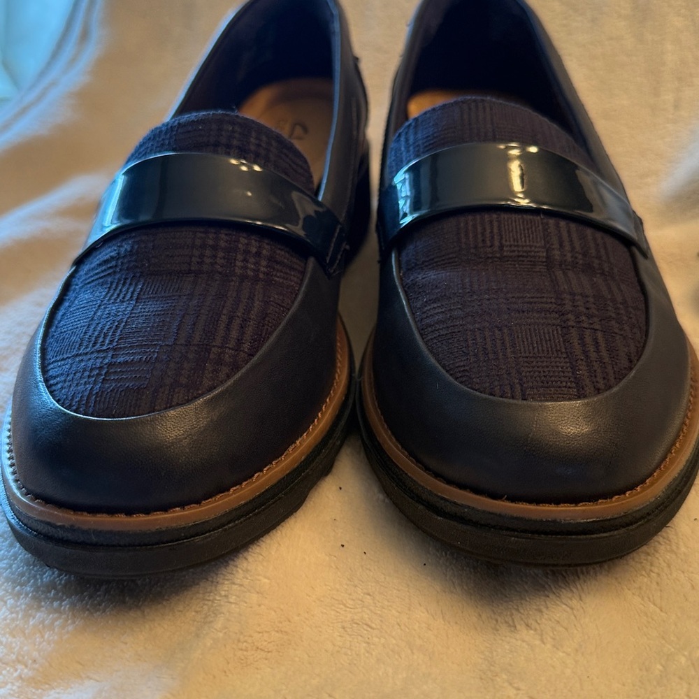 Clarks | Sharon Gracie Slip-On Loafers Navy Blue Leather Shoes | Women 9 - Picture 3 of 8